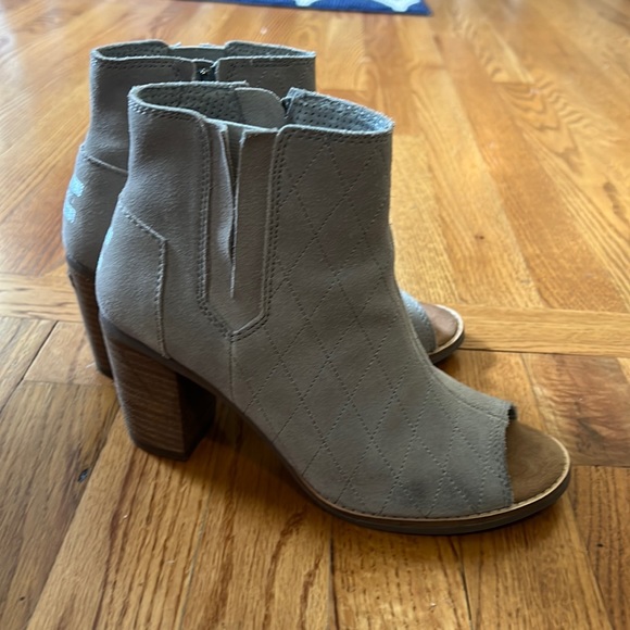 Tom’s peep toe heels! - Picture 3 of 3